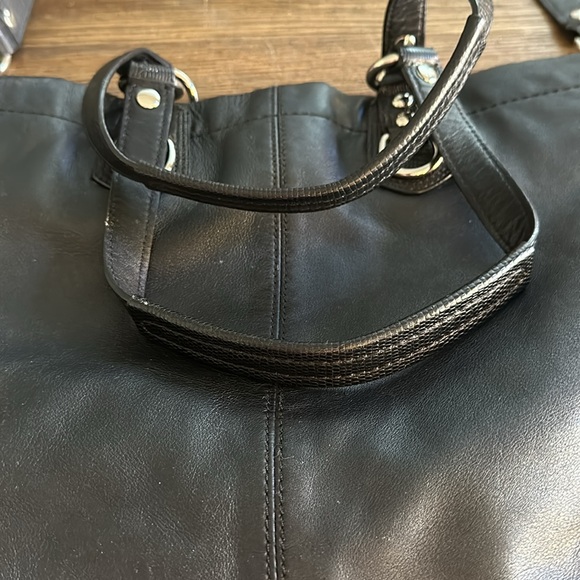 Coach purse, black D1320-F24887, excellent pre owned condition, see pics - Picture 9 of 15